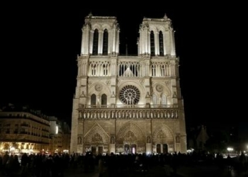 NotreDame_Parigi_NotteR439