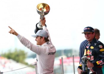 Rosberg_vittoria_dito