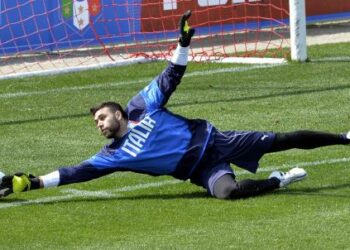 Sirigu_tuffo_Italia