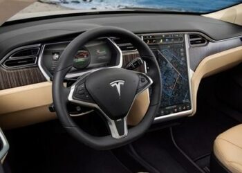 Tesla_S_Interno_R439