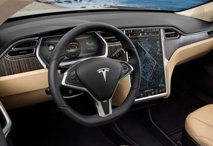 Tesla_S_Interno_R439