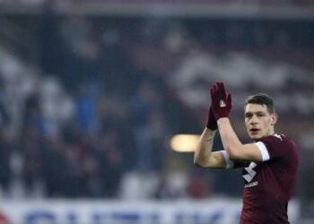 belotti_applauso