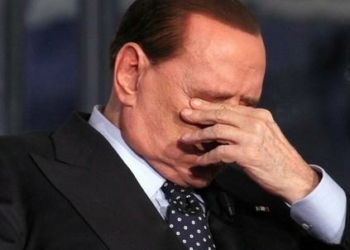 berlusconi_manoocchiR439