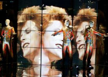 bowie-mostra_R439