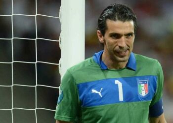 buffon_italia_palo