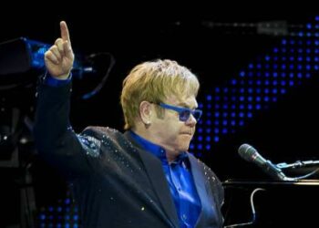 eltonjohn_r439