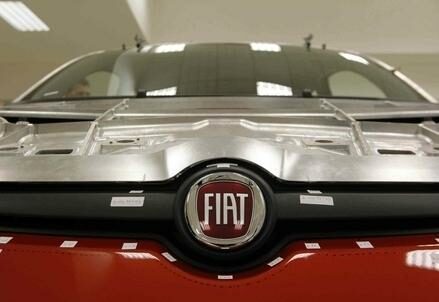 fiat_logo_auto_in_fabbrica_phixr