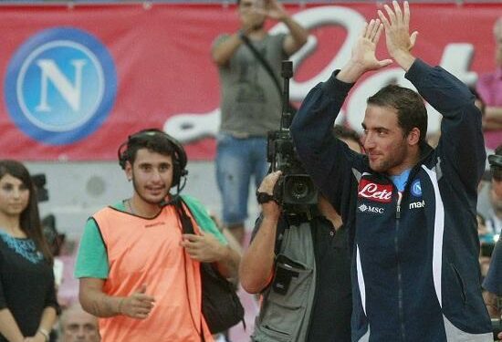 higuain_applauso