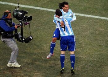 higuain_tevez_telecamera