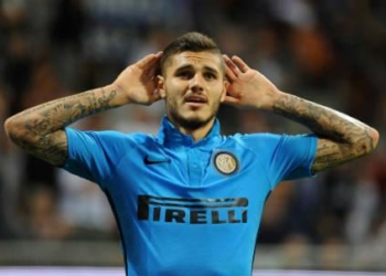 icardi_orecchie