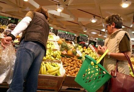 infophoto_famiglia_supermercato_spesa_famiglia_crisi_R439