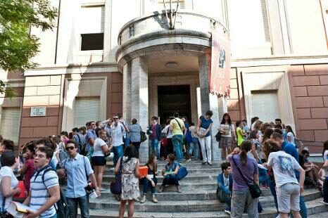 infophoto_scuola_studenti_liceo_R439