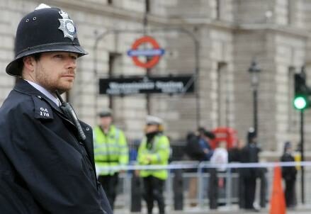 londra_granbretagna_poliziaR439