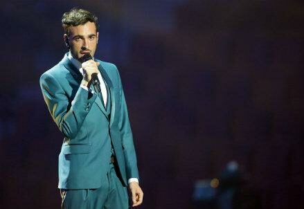 mengoni-live_R439