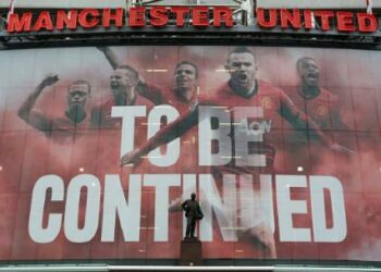 oldtrafford_statua