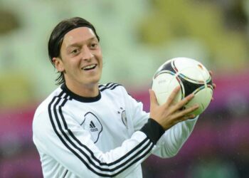 ozil_germaniaR400