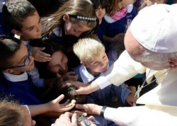 papafrancesco_bambini_scuolaR439