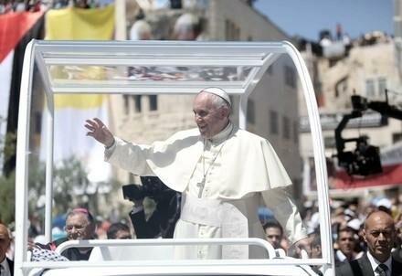 papafrancesco_terrasanta_autoR439