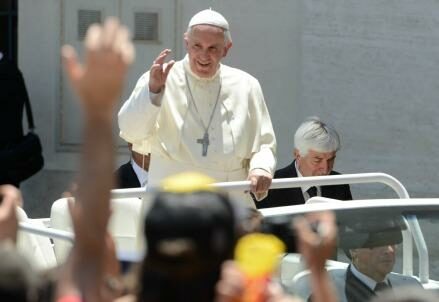 papafrancesco_viaggio_follaR439