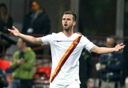 pjanic_braccia