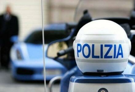 polizia_lampada_R439