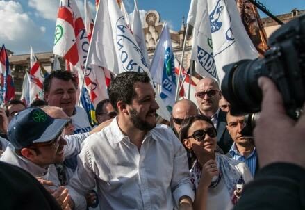 salvini_lega_follaR439