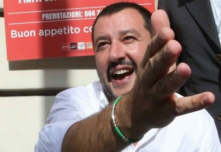 salvini_roma_manoR439