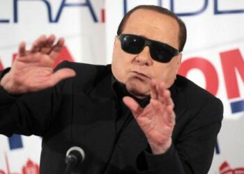 sberlusconi_occhiali1R439