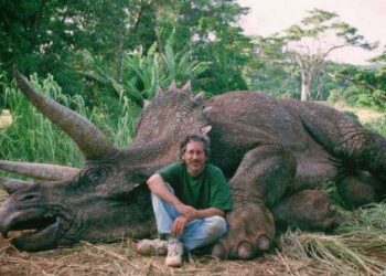 spielberg-dinosauro_R439