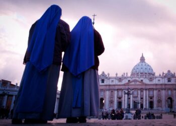 suore_piazza_san_pietro