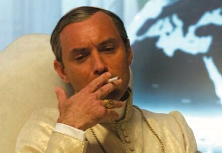 the_young_pope_jude_law_R439