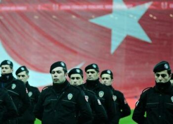 turchia_bandiera_poliziaR439