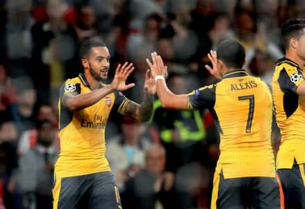 walcott_alexisanchez_dieci