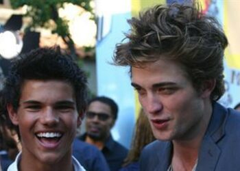 robertpattinson_taylorlautnerR375_11giu09