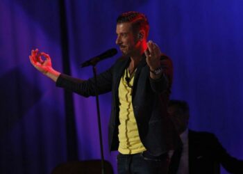 francesco_gabbani_maurizio_costanzo_show_cs_2017