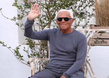 giorgio_armani_saluto_formentera_2015_lapresse