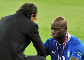 prandelli_consola_balotelli