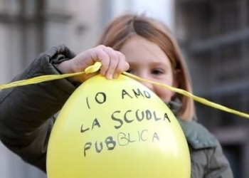 scuola_bambino_palloncinoR400