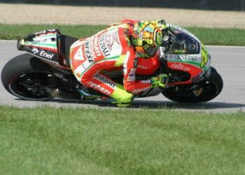 valentino_rossi_R439