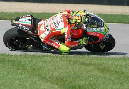 valentino_rossi_R439