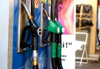 Benzina_Pompa_DistributoreR400