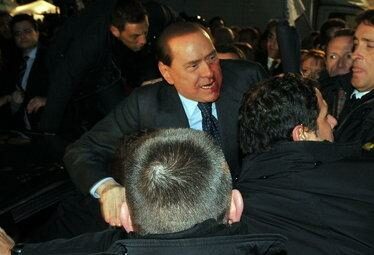 BerlusconiAggressione_R375