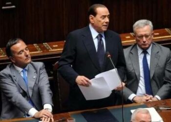 BerlusconiCameraCrisiEconomicaR400