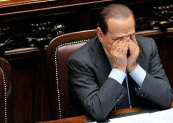 BerlusconiCameraDisperato_R375