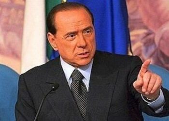 BerlusconiConferenza_R400