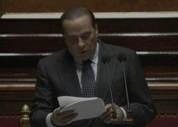 BerlusconiSenatoReplica_R375