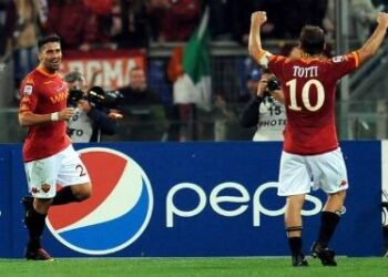 Borriello_totti_R400_16ott2010