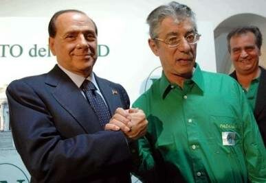 BossiBerlusconiStrettaManoR400