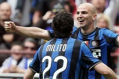 Cambiasso_Milito_R400_ott10