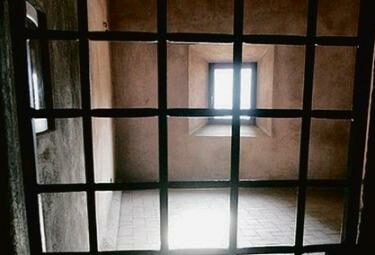 Carcere_Luce_SbarreR375